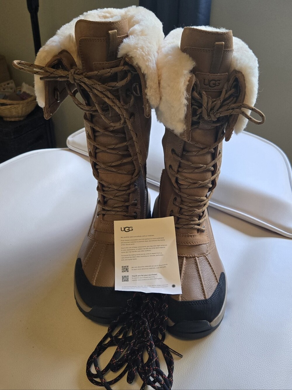 *NEW* SIZE 9 UGG ADIRONDACK BOOT TALL XXV in CHESTNUT